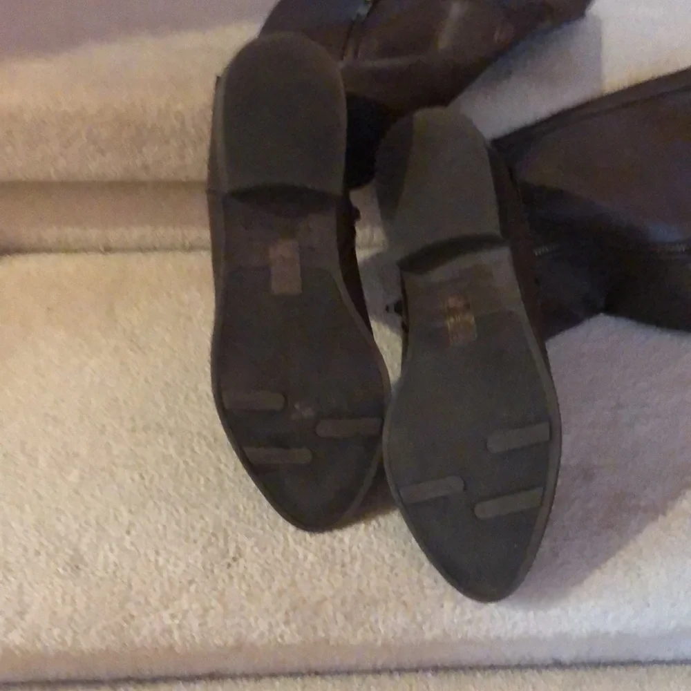 Fergalicios by Fergie, beautiful pair of boots, stretch provided top, EUC, brown - Picture 5 of 11